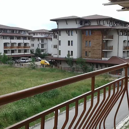 Zora بيت ضيافة *