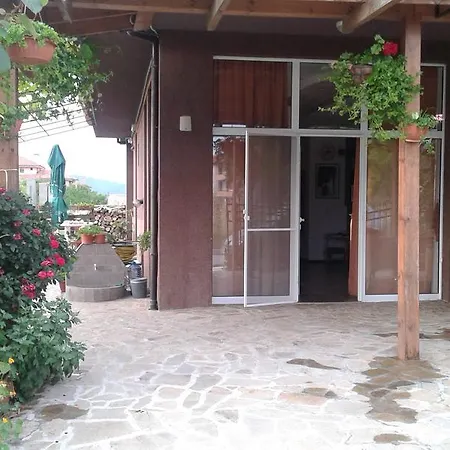 Zora Πανσιόν
